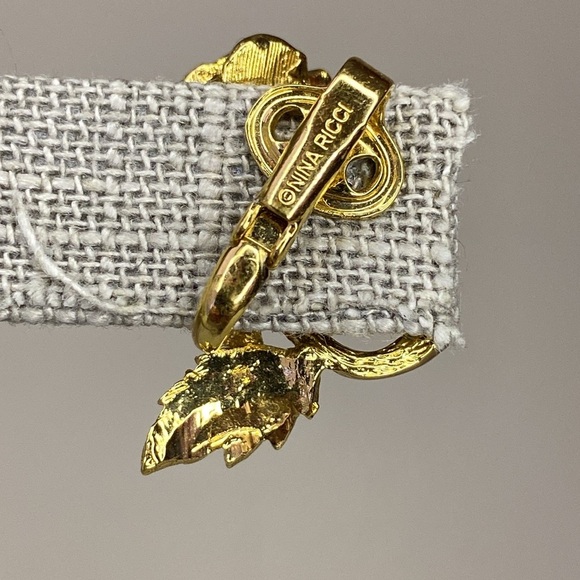 Vintage Nina Ricci Goldtone Metal Floral and Faux Pearl Clip-On Earrings (24mm) - Picture 6 of 6